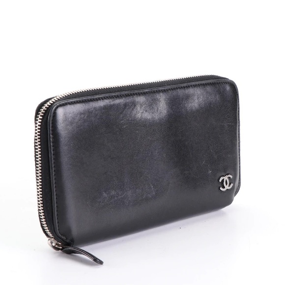 Chanel Zip-Around Wallet in Black Leather with CC Logo - Picture 2 of 8